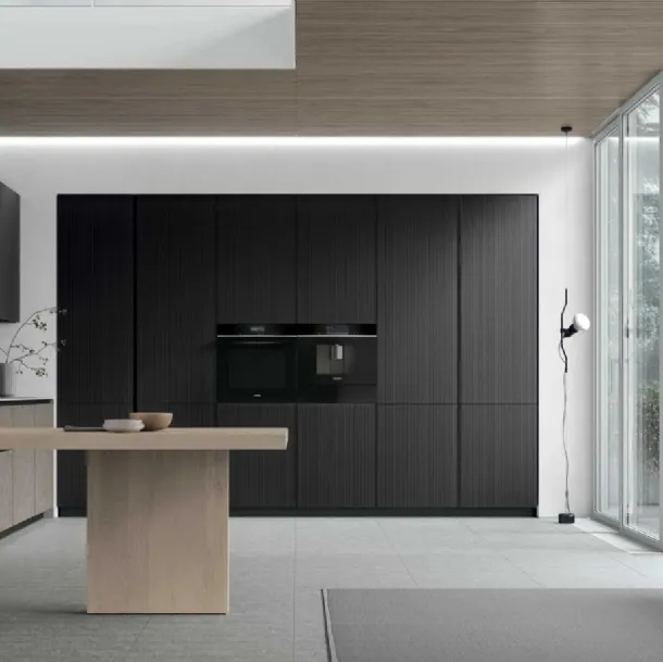 Cucina Moderna con penisola Aliant v13 in vetro, neolith e rovere di Stosa